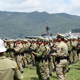 Marinha reúne 2 mil militares em Minas