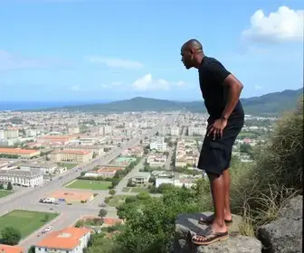 Éder Aleixo ciceroneando Milton Neves
